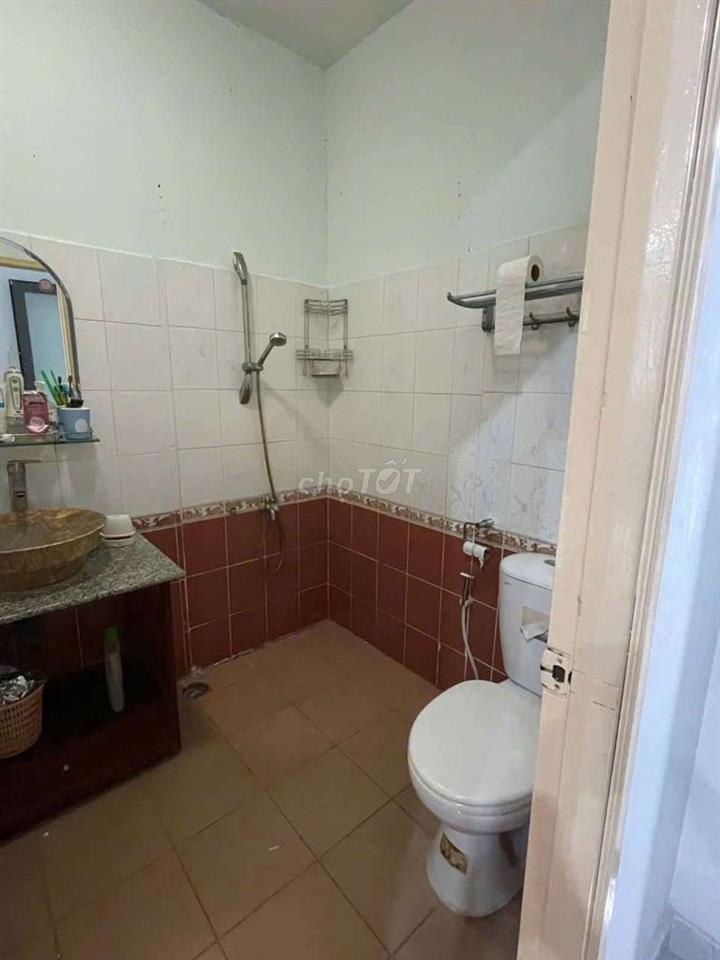 cần cho thuê nhà  gần chợ cây sộp dân cư An sương.DT 5 x22 1 trệt 2lầu