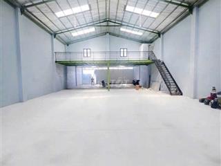 cần cho thuê xưởng Đừờng Tiền Lân.Bà Điểm DT 8 x25 giạ 15 triệu