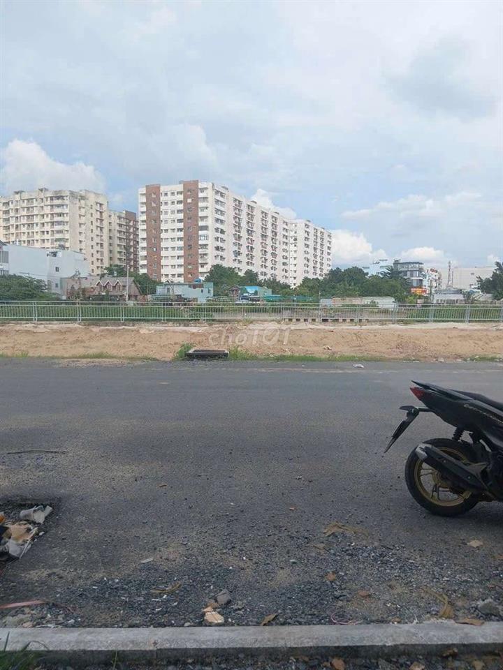 cần cho thuê kho xưởng DT 8 x 30 giá 15 triệu
