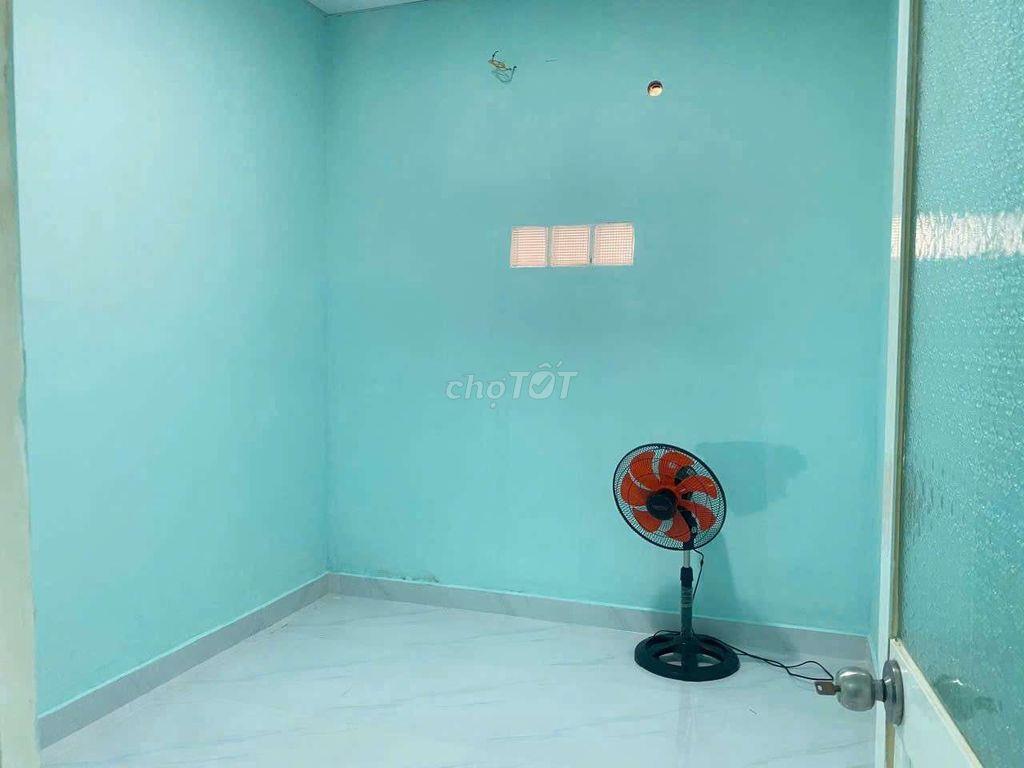 Cần cho thuê nhà cẩp 4 PTTN DT 4.5 x19 .2PN. 2WS giá 7 trệu 5 .TL. 