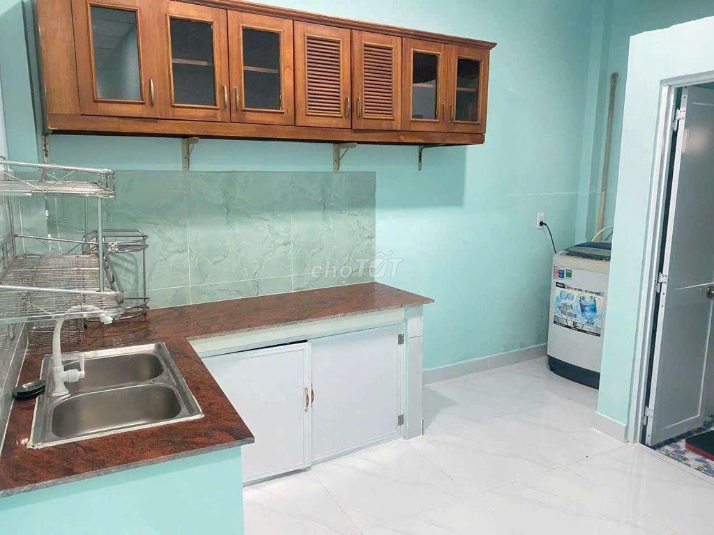 Cần cho thuê nhà cẩp 4 PTTN DT 4.5 x19 .2PN. 2WS giá 7 trệu 5 .TL. 