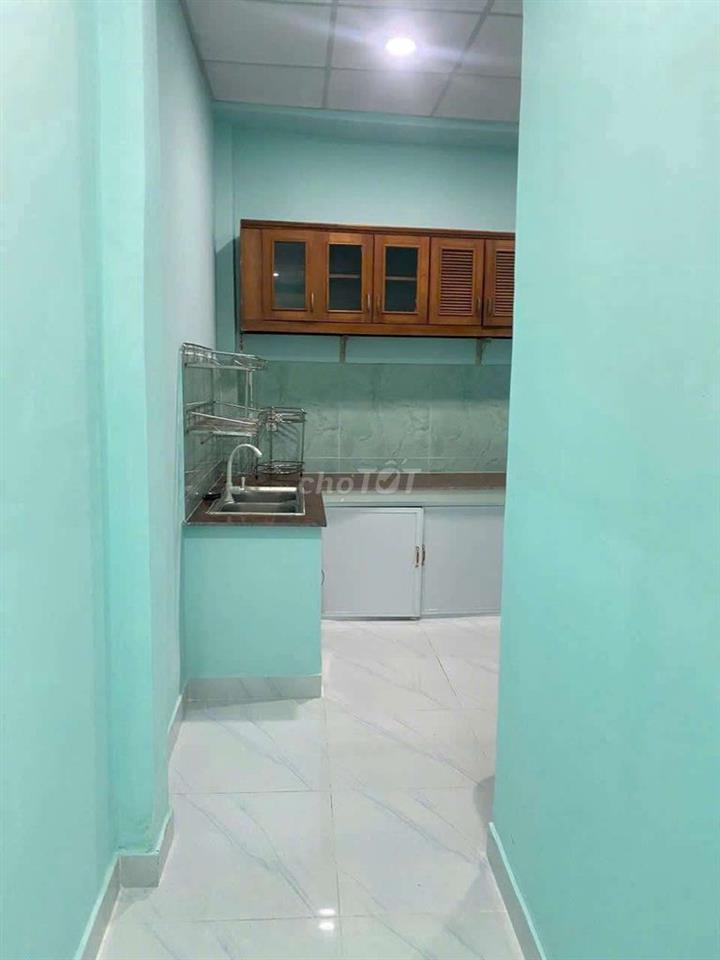 Cần cho thuê nhà cẩp 4 PTTN DT 4.5 x19 .2PN. 2WS giá 7 trệu 5 .TL. 
