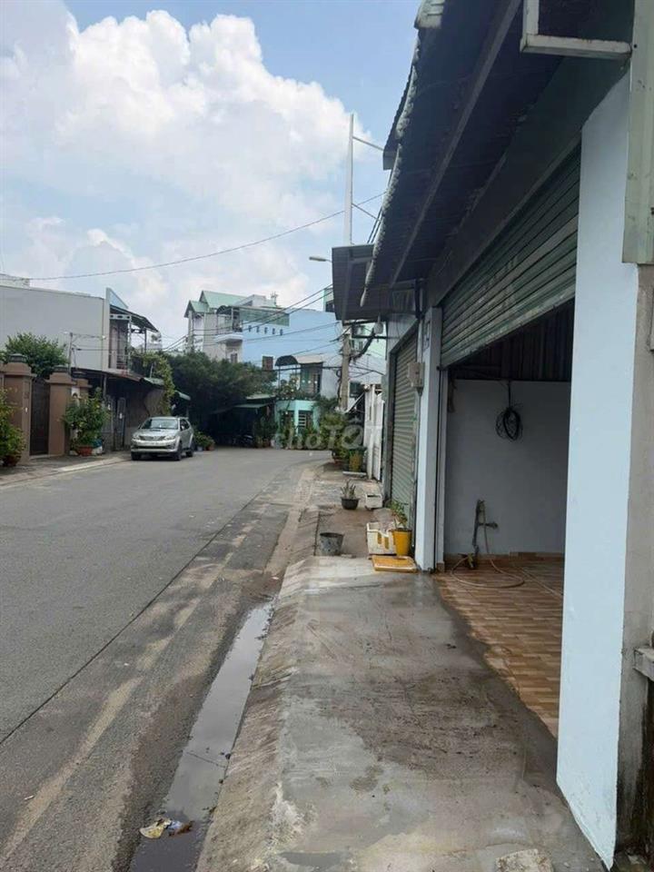 cần cho thuê kho PTTN .Dt 5x18 có gác Lửng giá 8 triệu 5 đường xe tải