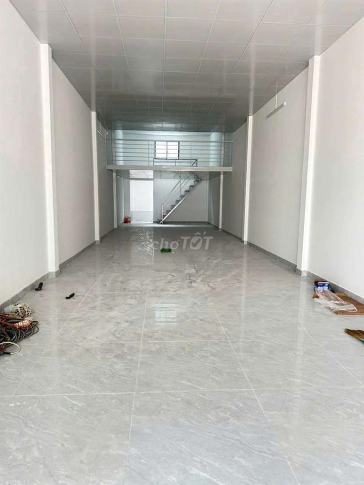 Cần cho thuê nhà  cầp 4mặt tiền DTG . DT 4.5 x20 gác Lửng nhà mới.