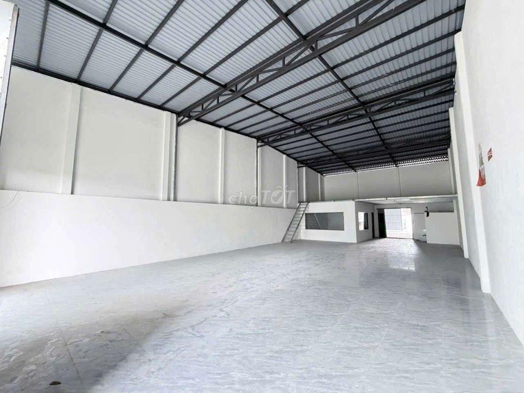 Cần cho thuê kho xưởng HM đường XTS DT 500m đường xe tải Lớn  giá 22 .