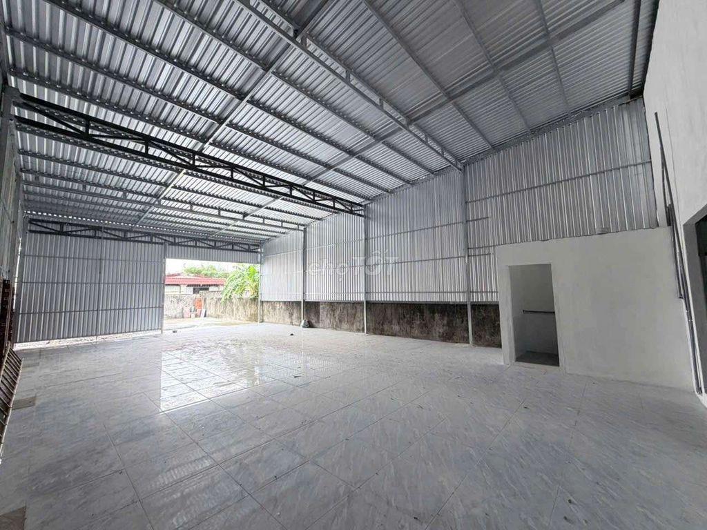 Cần cho thuê kho xưởng HM đường XTS DT 500m đường xe tải Lớn  giá 22 .