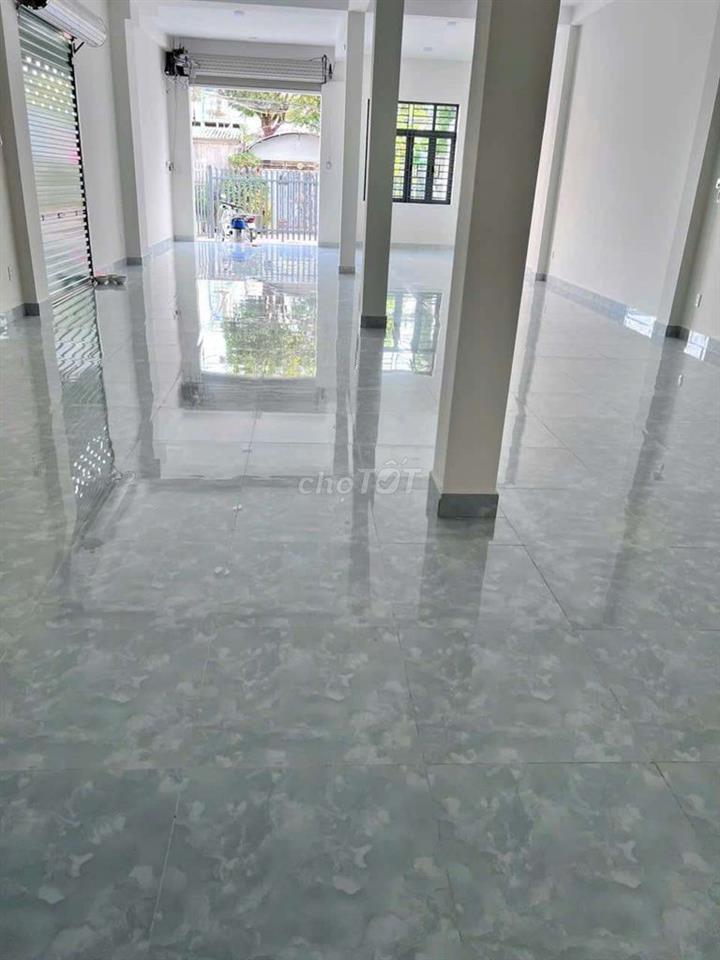 cho thuê xưởng Tân Hiệp HM DT 10x26 .1 trệt 1Lầu đườngxe tải giá 15 tr