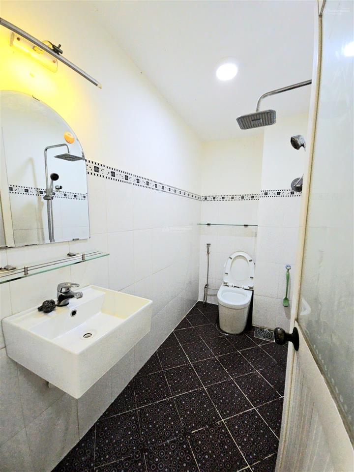 Bán nhà mặt tiền kinh doanh khánh hội giao mặt tiền đường số q4 đúc 4 tấm có 11.7 tỷ