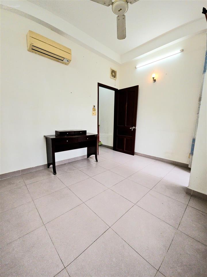 Bán nhà mặt tiền kinh doanh khánh hội giao mặt tiền đường số q4 đúc 4 tấm có 11.7 tỷ