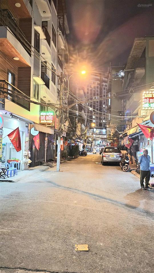 Bán nhà mặt tiền kinh doanh tân vĩnh quận 4 có 11 tỷ có dòng tiền đúc 5 tấm