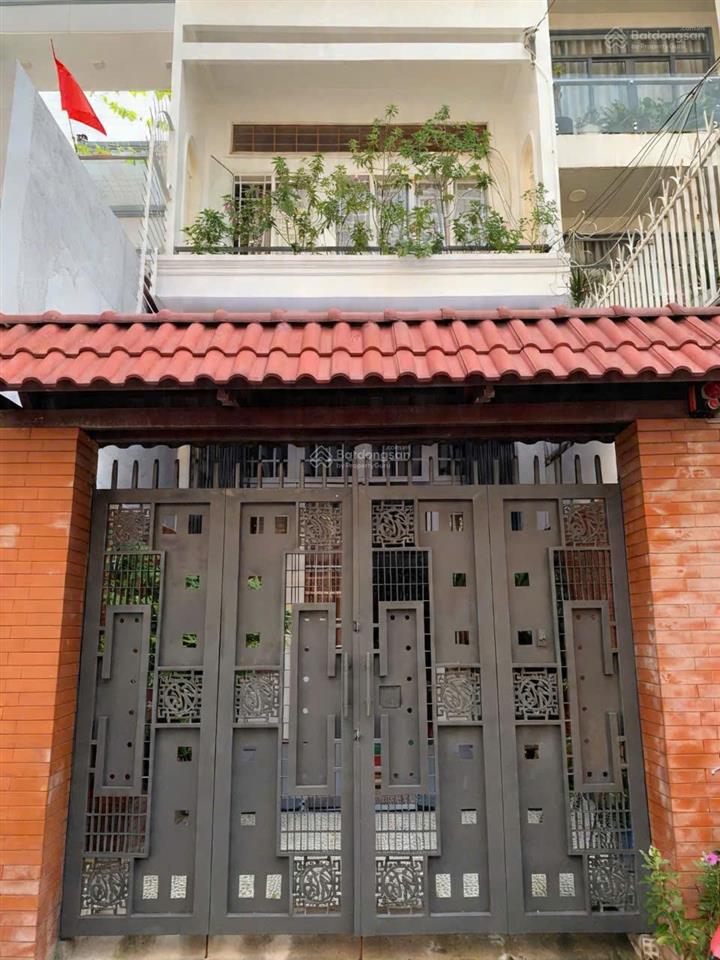 Bán nhà mặt tiền trung tâm q4 cạnh q1 ngang 4.2m dài 26m  đúc bê tông