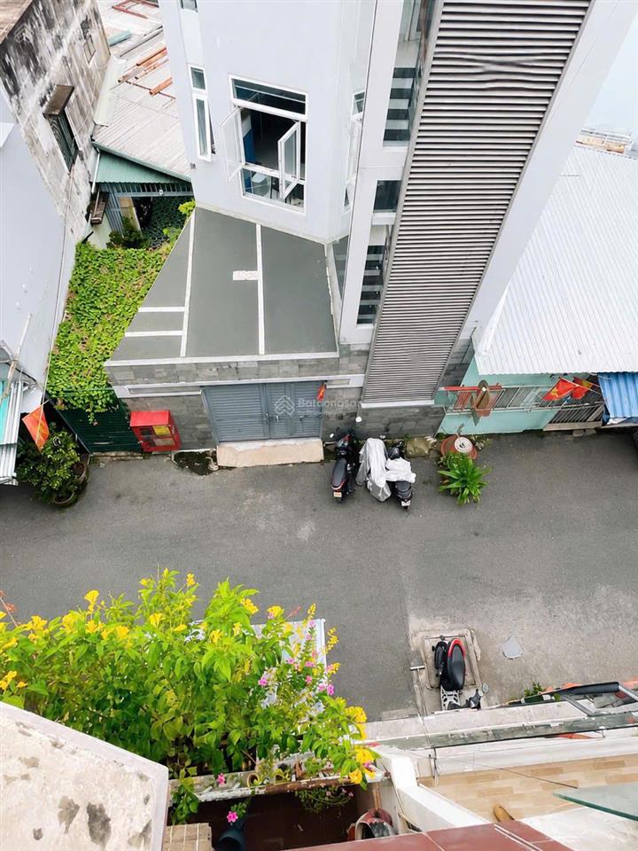Bán nhà mặt tiền đúc 5 tấm có 9 đ cạnh q1