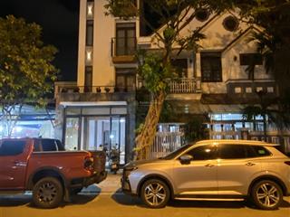 Tòa căn hộ 4 tầng mt đường 33m cách biển phạm văn đồng, sơn trà 900m. hđt 550 triệu/ năm 17 .5 tỷ