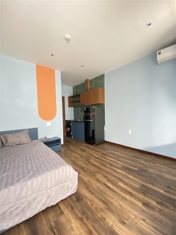 Tòa căn hộ 4 tầng đường 33m sát biển sơn trà, đà nẵng, dtxd 300m2, giá 18 tỷ, hđt 600tr/năm