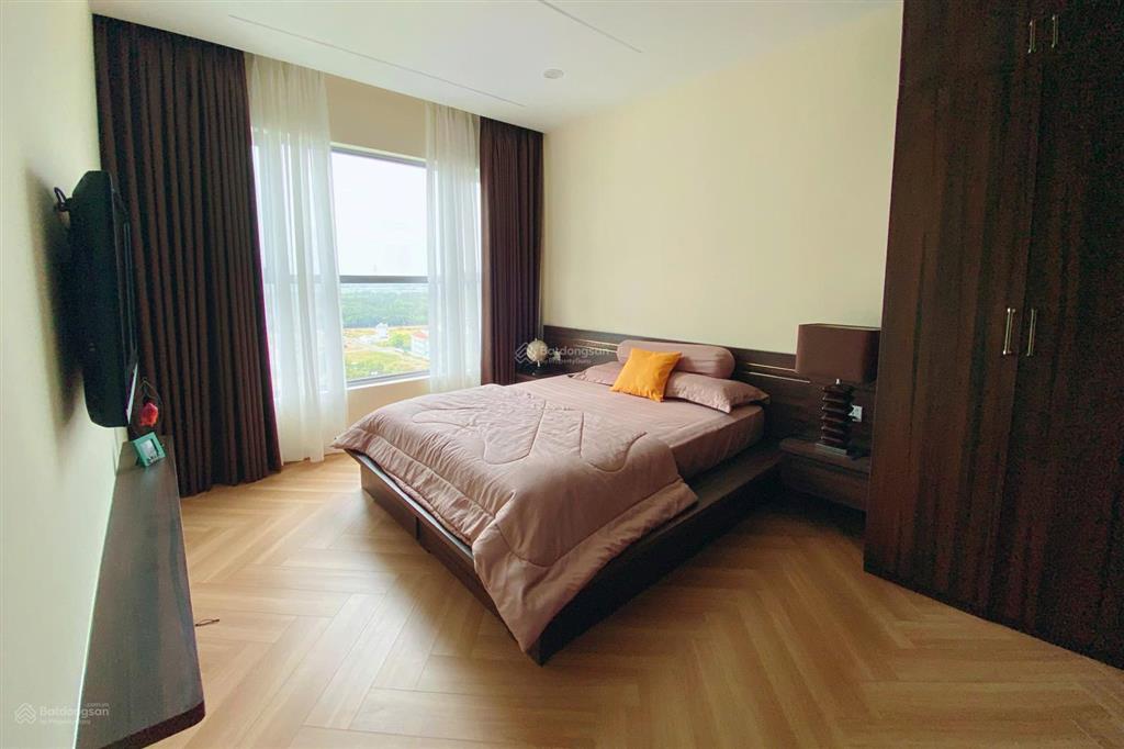 Chuyển nhượng celesta rise căn 3pn sân vườn tầng 13  full nt cao cấp