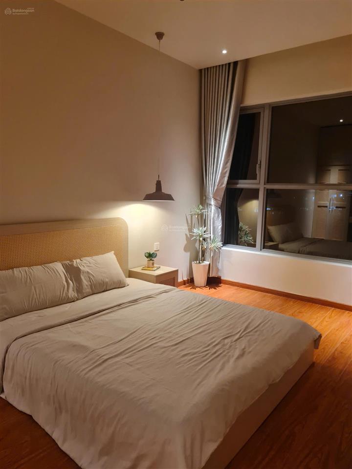 Chính chủ gửi bán căn hộ cao cấp 2pn full nội thất view hồ bơi.