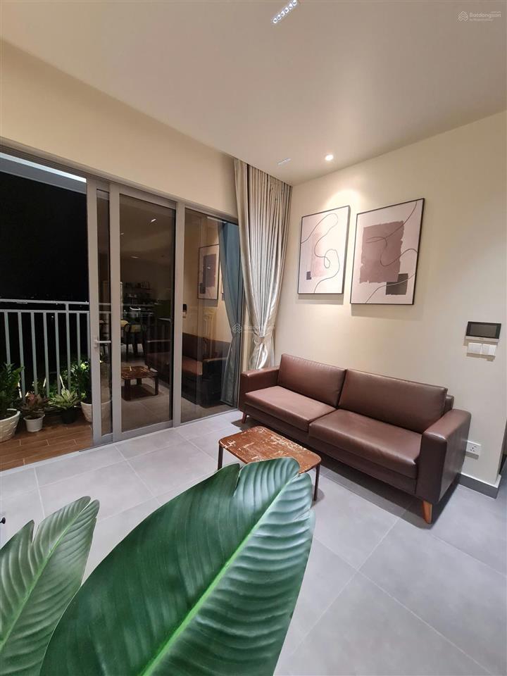 Chính chủ gửi bán căn hộ cao cấp 2pn full nội thất view hồ bơi.