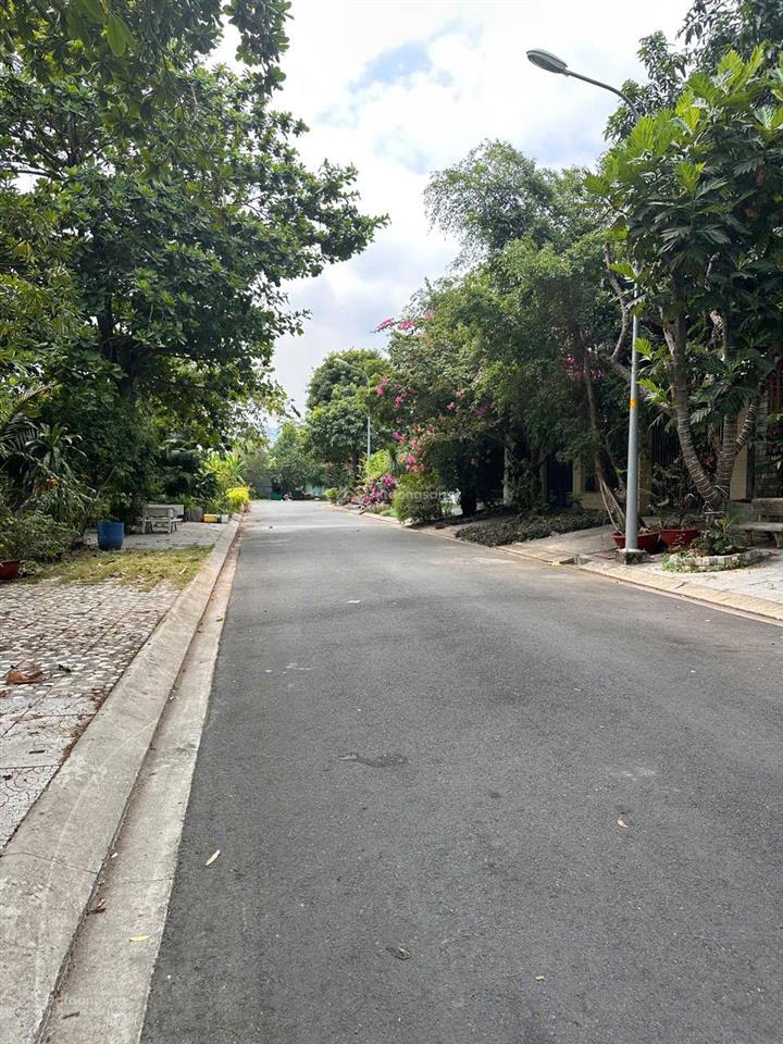 Chính chủ gửi bán lô đất biệt thự view sông công viên kdc conic (giá 61tr/m2 sổ đỏ cá nhân)