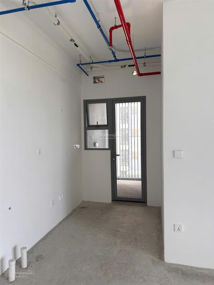 Chính chủ gửi bán căn góc 3pn  diện tích lớn  view hồ bơi nội khu siêu thoáng  celesta rise