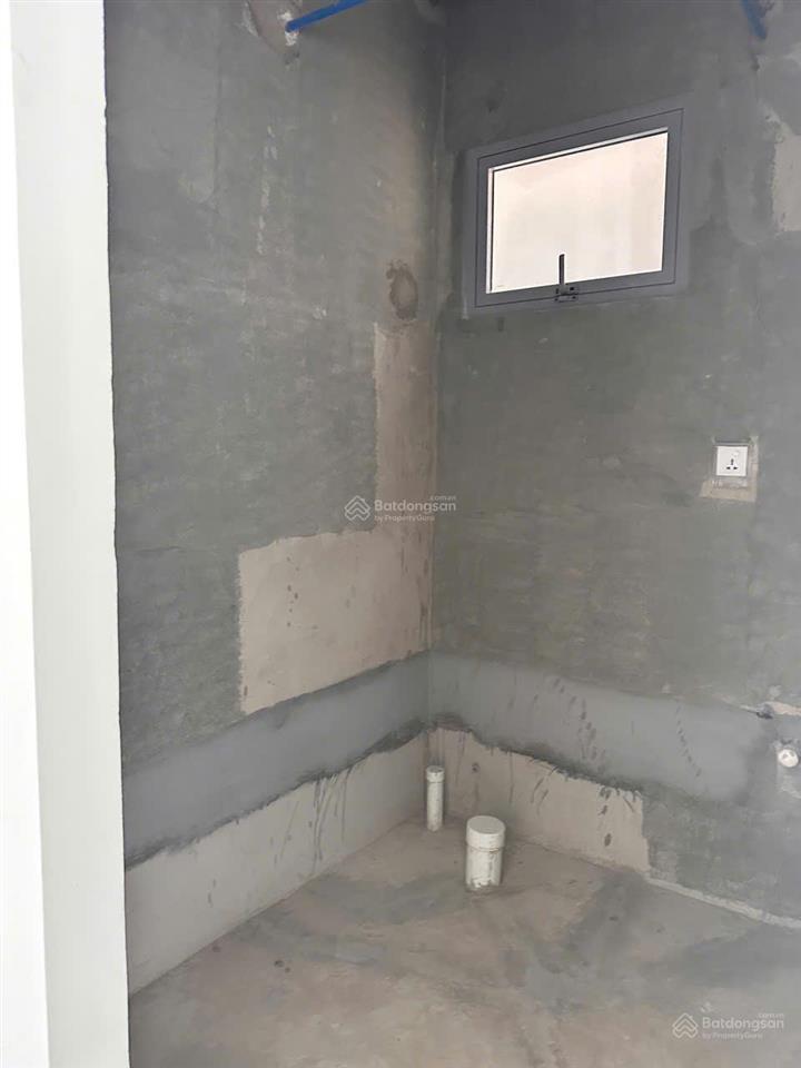 Chính chủ gửi bán căn góc 3pn  diện tích lớn  view hồ bơi nội khu siêu thoáng  celesta rise