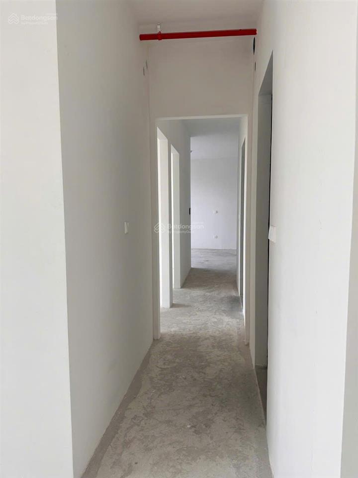 Chính chủ gửi bán căn góc 3pn  diện tích lớn  view hồ bơi nội khu siêu thoáng  celesta rise