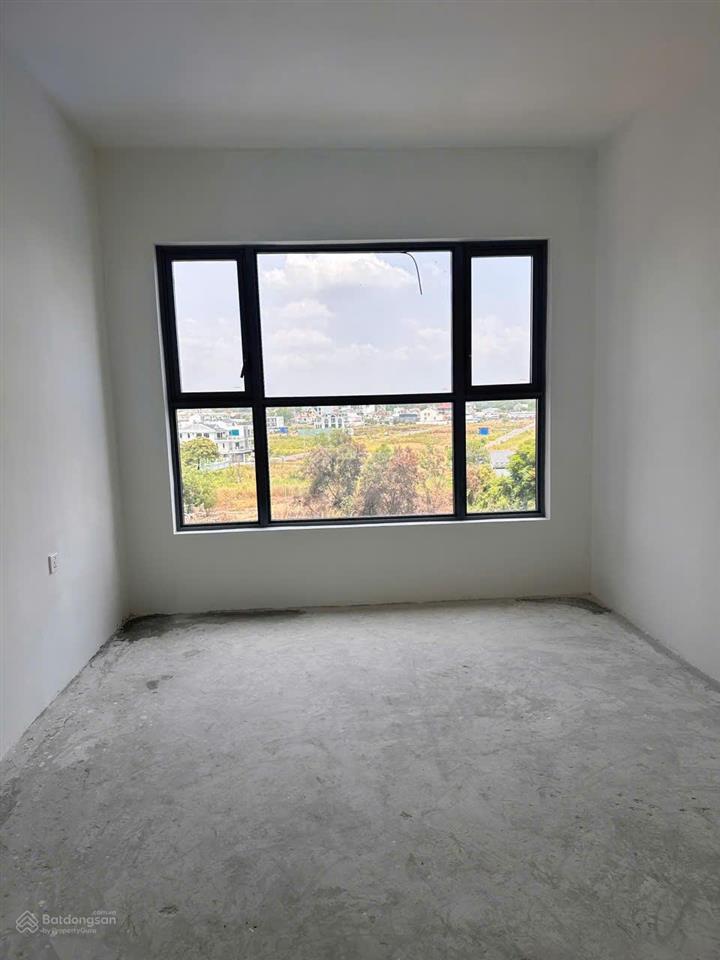 Chính chủ gửi bán căn góc 3pn  diện tích lớn  view hồ bơi nội khu siêu thoáng  celesta rise