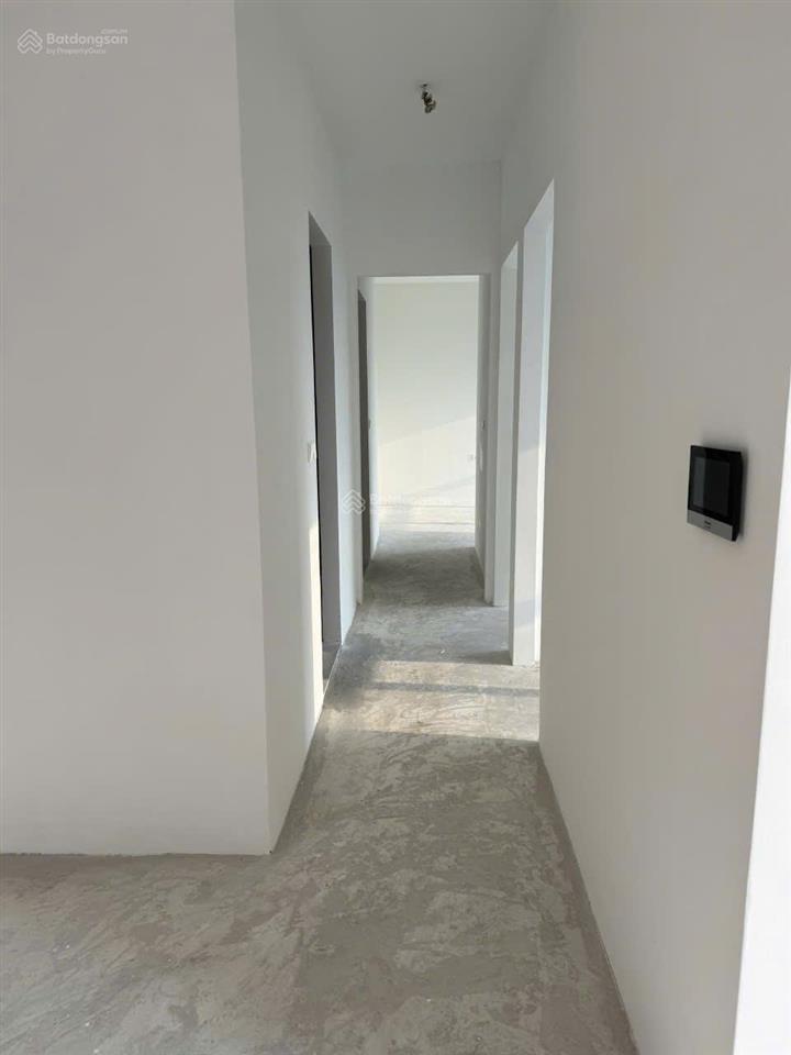 Chính chủ gửi bán căn góc 3pn diện tích lớn view hồ bơi nội khu siêu thoáng  cc celesta rise