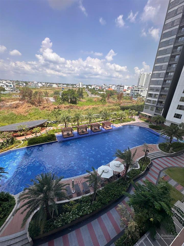 Chính chủ gửi bán nhanh căn 3pn 106m view hồ bơi giá 6.850 tỷ