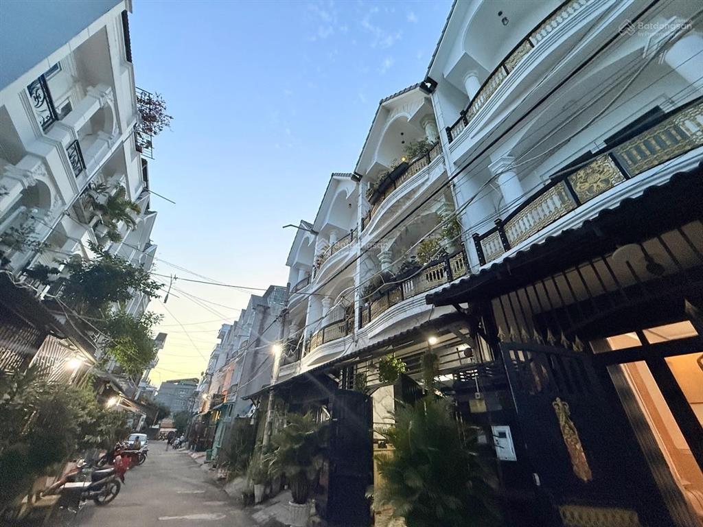 Nhà xe hơi tránh thạnh xuân 22tô ngọc vân, 4 phòng có wc, quận 12
