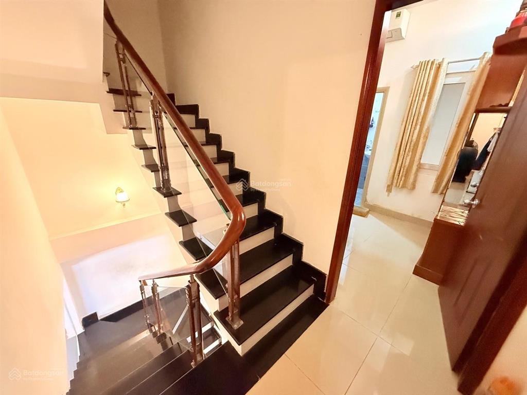 Nhà xe hơi tránh thạnh xuân 22tô ngọc vân, 4 phòng có wc, quận 12