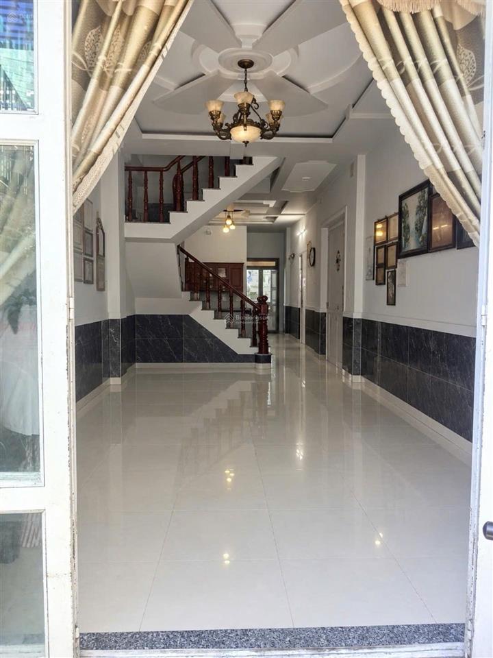 Mặt tiền đường thông 7m 100m2  4 phòng bùi văn ngữ, hiệp thành 13