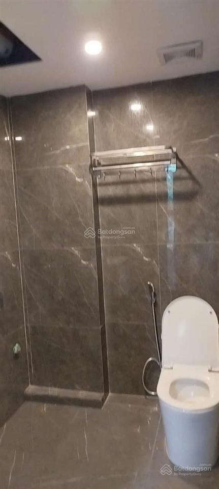 Bán nhà thạch bàn 50.4m2 x 4.5 tầng. nhà có sân cổng riêng. chỉ 15m ra ngõ thông ô tô. giá 6.7 tỷ
