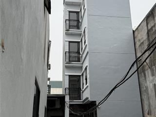 Bán nhà thạch bàn 50.4m2 x 4.5 tầng. nhà có sân cổng riêng. chỉ 15m ra ngõ thông ô tô. giá 6.7 tỷ