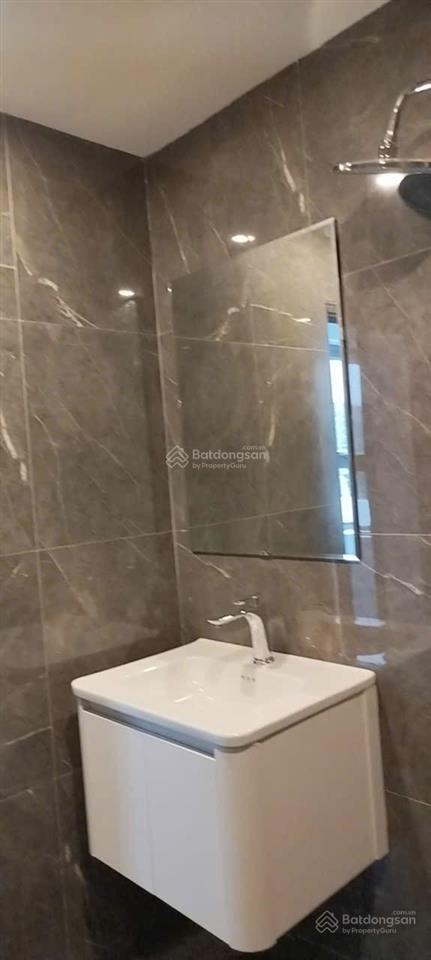 Bán nhà thạch bàn 50.4m2 x 4.5 tầng. nhà có sân cổng riêng. chỉ 15m ra ngõ thông ô tô. giá 6.7 tỷ