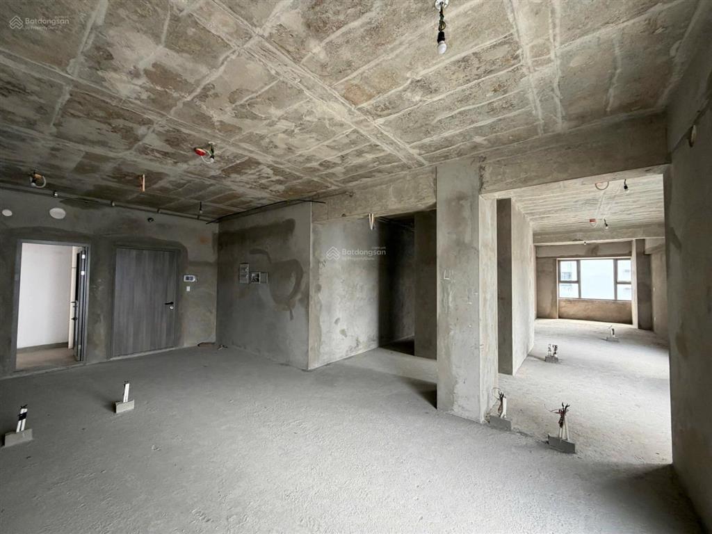 Bán saigon south residences  dt 104m2, nhà thô | giá 7,45 tỷ, đã có sổ, có ô đậu xe ôtô  lk pmh