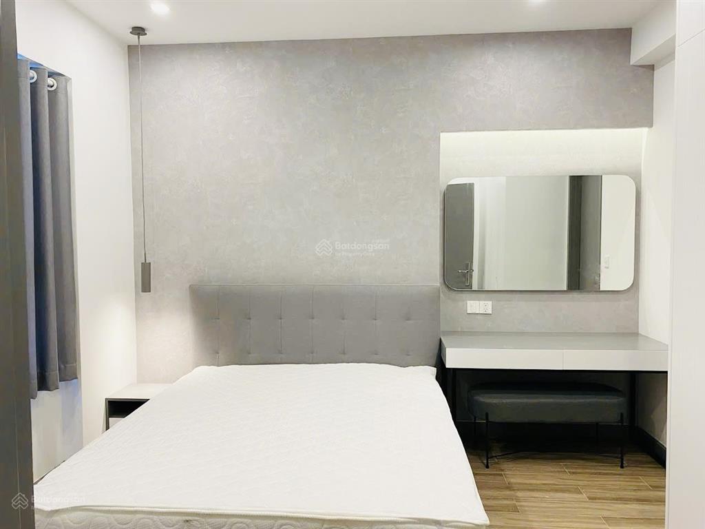Giá 6 tỷ  nhà nội thất cao cấp  bán nhanh saigon south  2pn  có sổ  view mát mẻ  lk pmh, q1