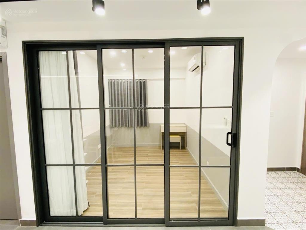 Giá 6 tỷ  nhà nội thất cao cấp  bán nhanh saigon south  2pn  có sổ  view mát mẻ  lk pmh, q1