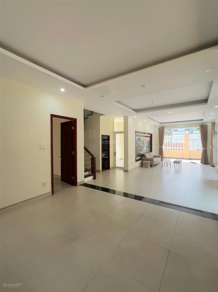 Cho thuê nhà biệt thự khu dân cư hưng phú 2, phường phước long, hồ chí minh. giá 32 triệu 1 tháng