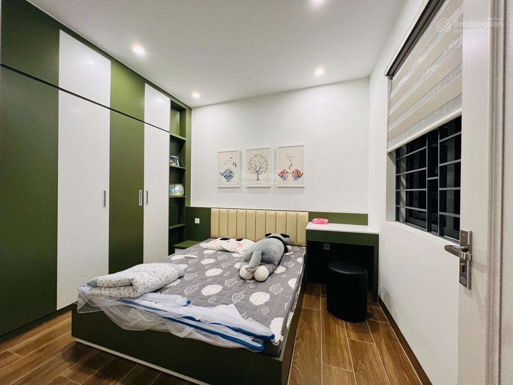Siêu đẹpnhà tây mỗ 40m, view hồ mặt ngõ rộng, 3 oto tránh, xe đỗ cửa ngày đêm. giá 9.9 tỷ