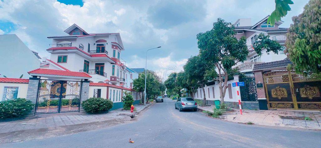 Biệt thự Căn góc Gia hoà, Khang điền Phước long