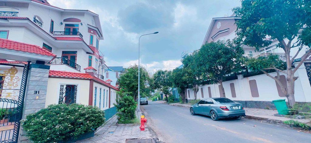 Biệt thự Căn góc Gia hoà, Khang điền Phước long