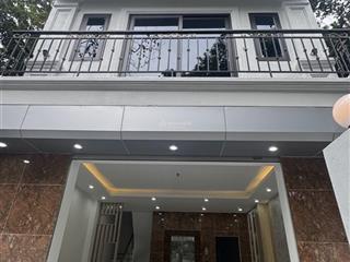  chính chủ bán nhà mặt ngõ kim doanh đường đại mỗ , diện tich 40m , đầy đủ nội thất
