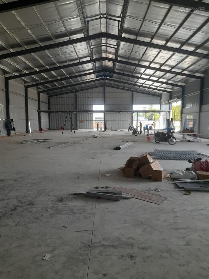 Cho thuê xưởng 650m2 giá 32tr tại đường hà huy giáp, phường thạnh lộc, quận 12