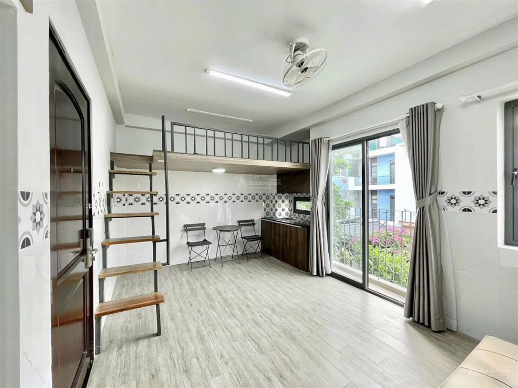 Căn hộ mới xây full nội thất  ban công, cửa sổ  ngay phan văn hớn, chung cư topaz prosper plaza