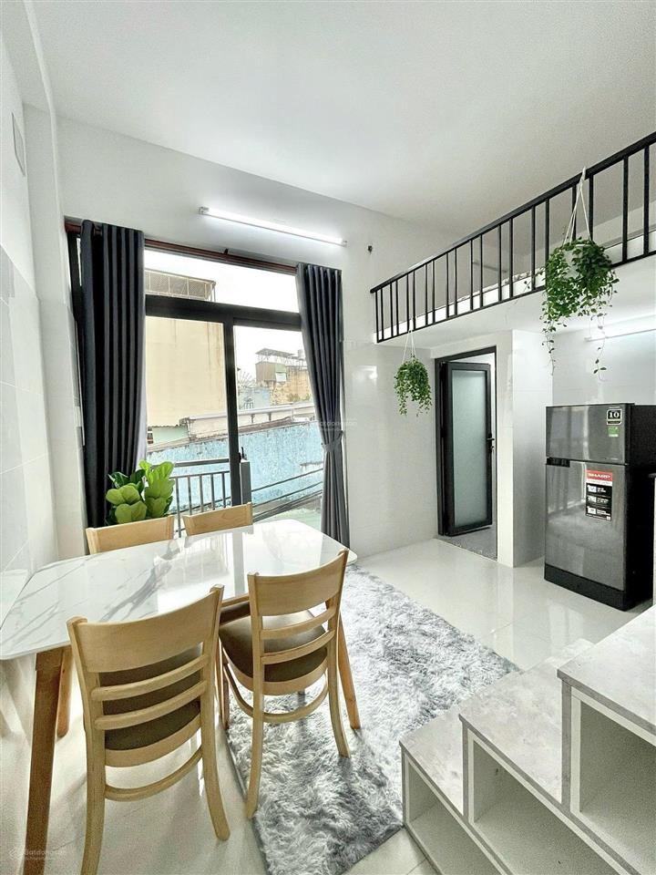 Căn hộ mới xây full nội thất, ban công, cửa sổ, ngay ngã tư tô ký  chung cư tô ký tower