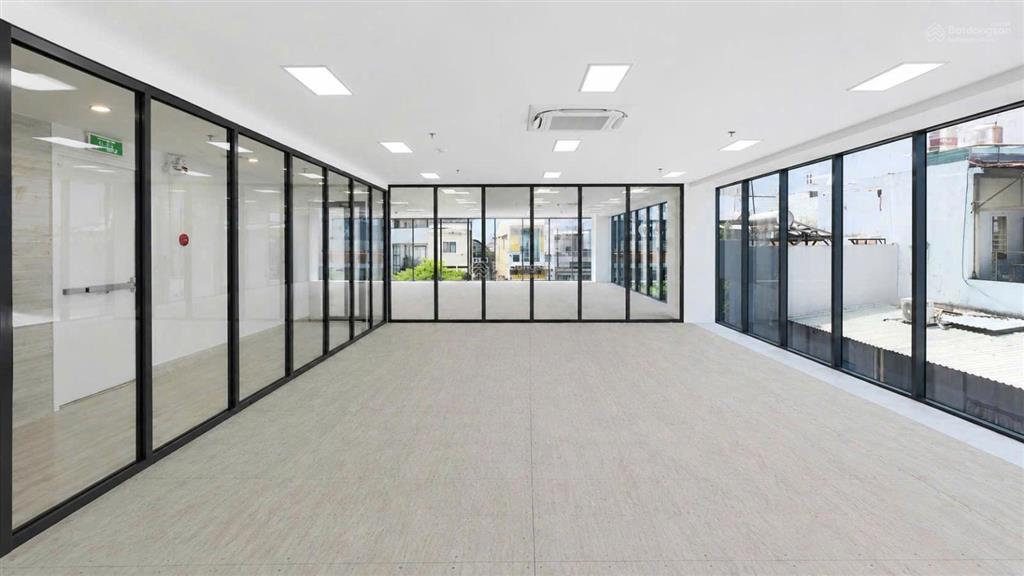 Mới hoàn thiện  cho thuê văn phòng mới 118m2 tại 65 phó đức chính, cho thuê văn phòng quận 1