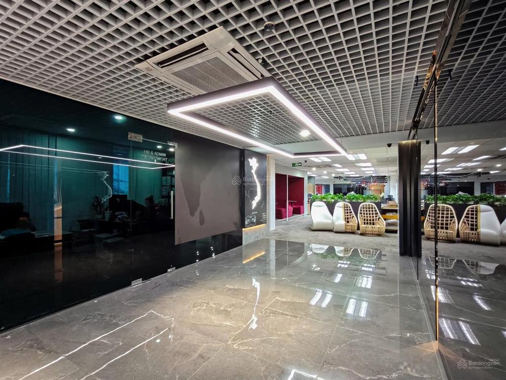 Cho thuê văn phòng 778 m2, cho thuê văn phòng đường bến vân đồn, quận 4 sẵn nội thất giá 350 triệu