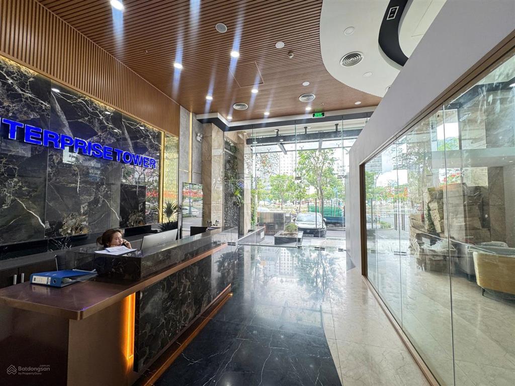 Free nội thất  cho thuê văn phòng enterprise 290 bến vân đồn, quận 4, diện tích 240m full nội thất