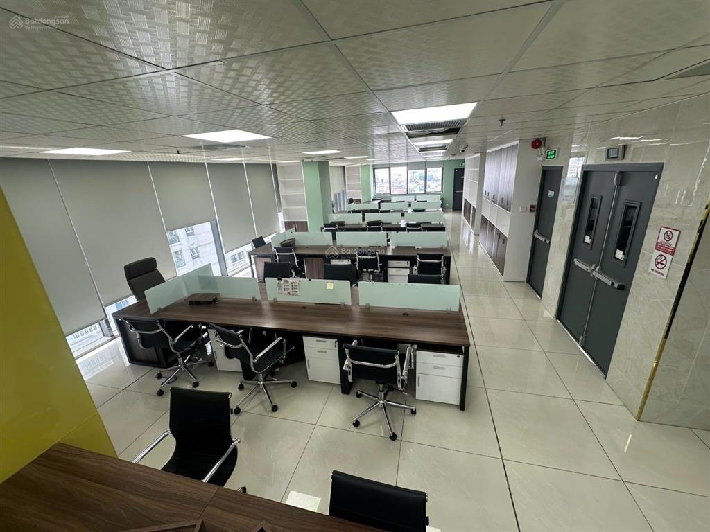 Free nội thất  cho thuê văn phòng enterprise 290 bến vân đồn, quận 4, diện tích 240m full nội thất