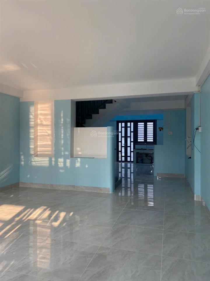 Bán nhà chính chủ xã đông thạnh, hóc môn, dt 100,8m2 mt 5m nở hậu 5.3m 4pn 2wc sổ riêng